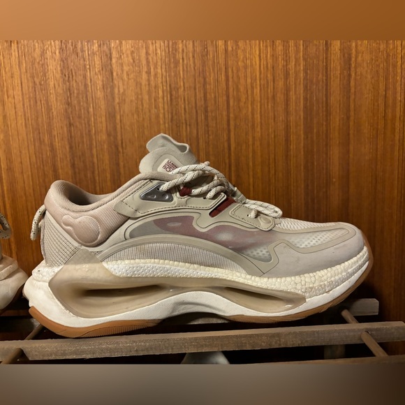 LI-NING Beige Exceed Infinity Sneakers - Picture 7 of 7